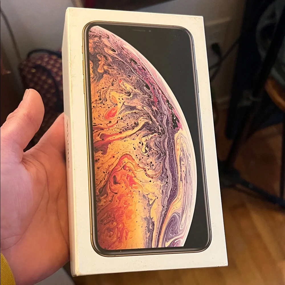 Apple iPhone XS Max Box, Charger & HeadPhones